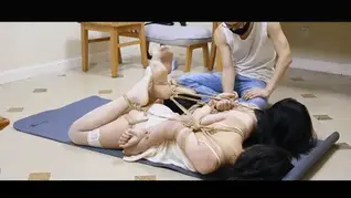 YT1743 一根绳上的睡着的蚂蚱
